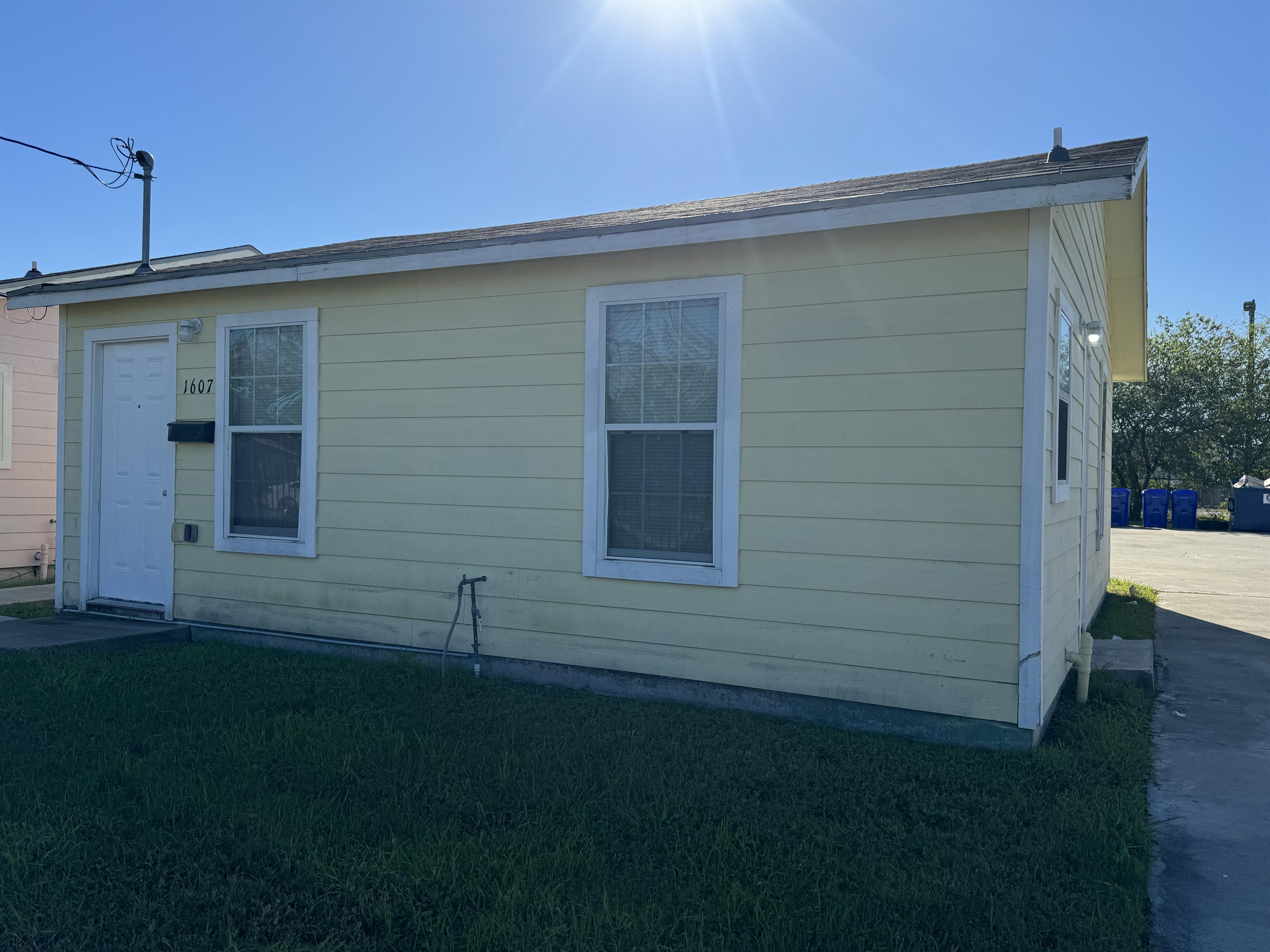 #8 - 1607 Caldwell Street